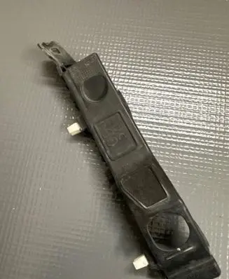 KIA Ceed Front bumper mounting bracket 86516J7000 8651417000