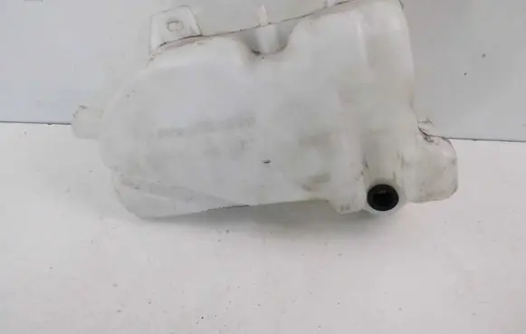 Ford Explorer Windshield washer fluid reservoir/tank