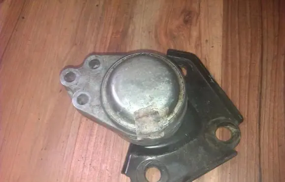 Mazda 2 Engine mount bracket 2s516f012ad