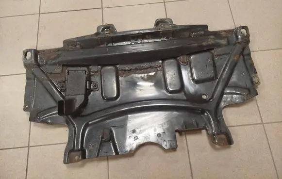 Engine splash shield/under tray
