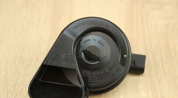 Audi A5 8T 8F Horn signal 8T0951223