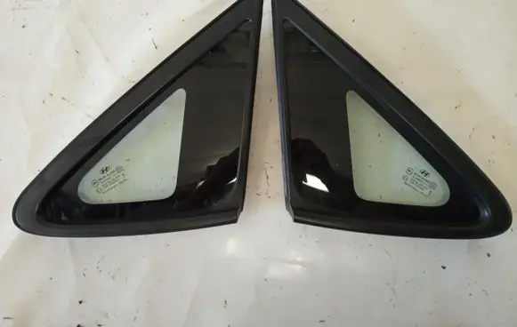 Hyundai ix35 Rear side window