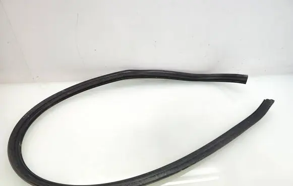 Volkswagen Transporter - Caravelle T6 Engine compartment rubber 7H0823737D