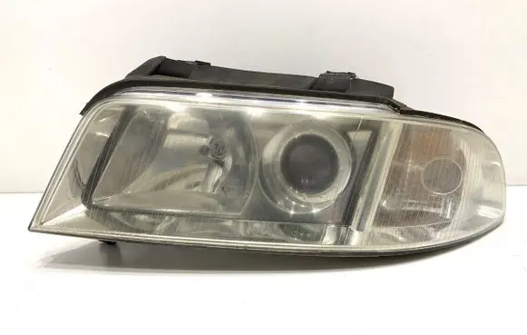 Audi A4 S4 B5 8D Headlight/headlamp 8D0941003AK