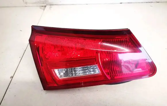 Lexus IS 220D-250-350 Tailgate rear/tail lights