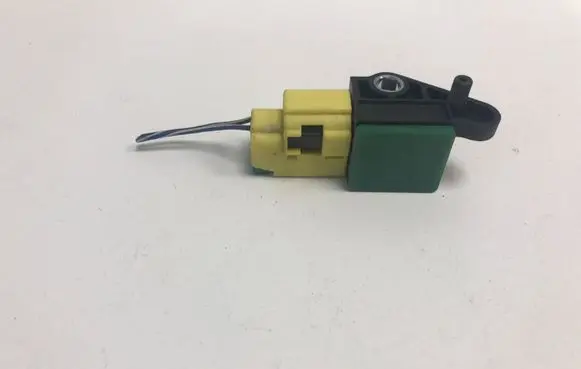 Volkswagen PASSAT B7 Airbag deployment crash/impact sensor 8K0973323S