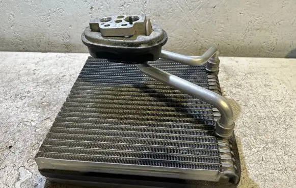 Air conditioning (A/C) radiator (interior)