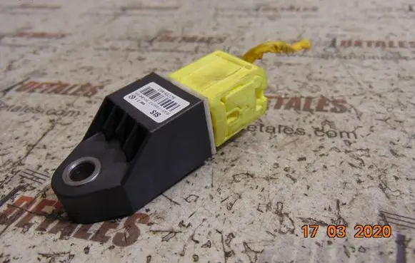 Hyundai i40 Airbag deployment crash/impact sensor 959200U000
