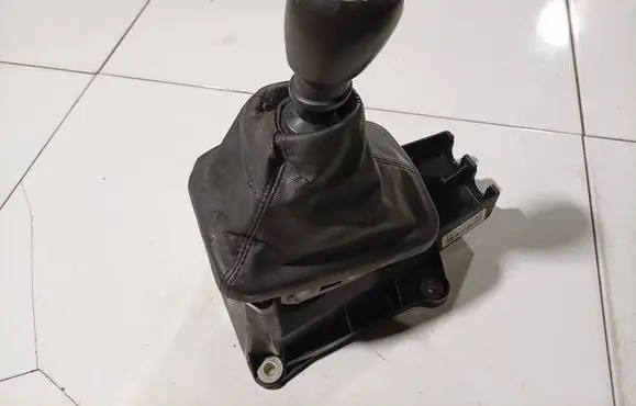 Opel Meriva A Gear shifter/selector 055555621