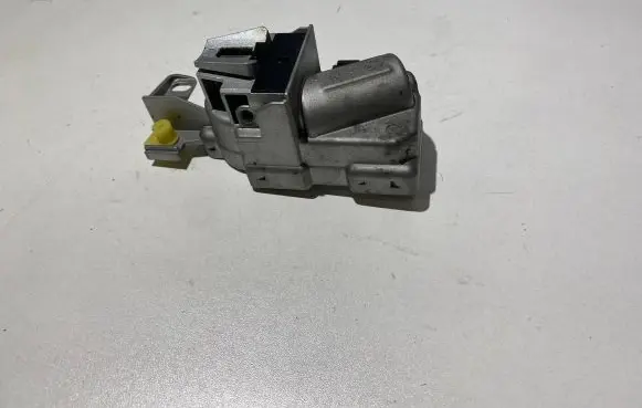 Volvo V50 Steering wheel lock P31202262 T381431A0