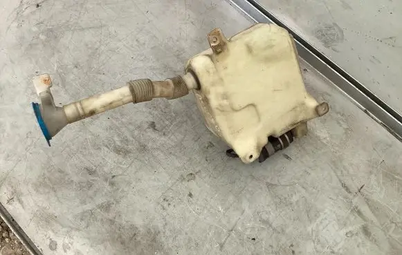 Honda Accord Windshield washer fluid reservoir/tank