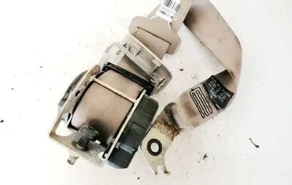 Middle seatbelt (rear)