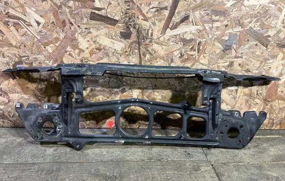 BMW 5 E39 Radiator support slam panel