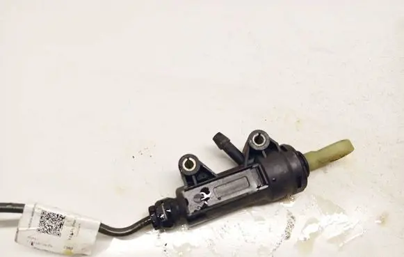 BMW 3 E90 E91 Clutch master cylinder 21526773670