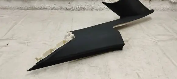 (D)pillar trim (top)