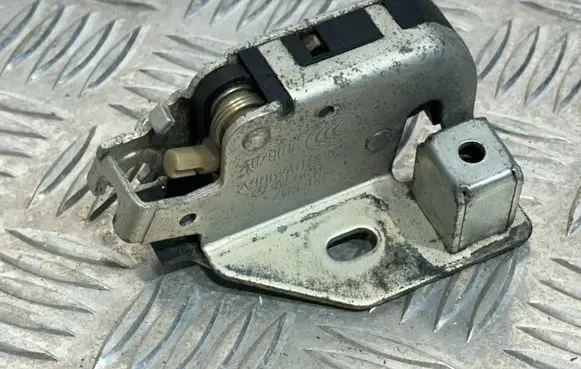 Mercedes-Benz Sprinter W901 W902 W903 W904 Rear door lock A9067401135 A070016 ZGS002