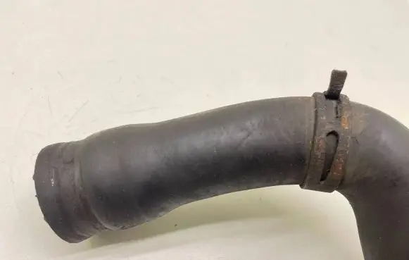 Audi A6 S6 C5 4B Engine coolant pipe/hose 4B0121049D