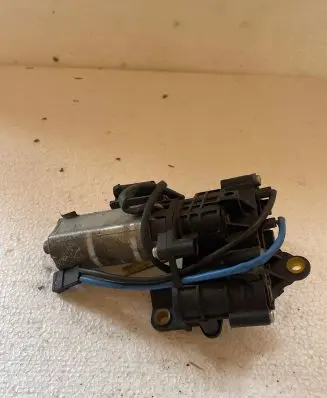 BMW 5 E60 E61 Steering column adjust motor 1171701 BP4JB3583 12V500051