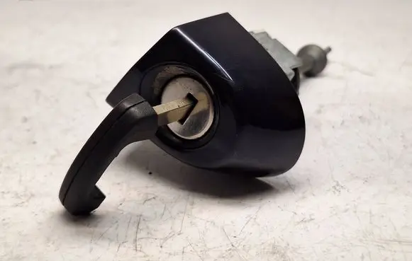 BMW 3 F30 F35 F31 Front door lock (next to the handle) 51217310731 51217310733