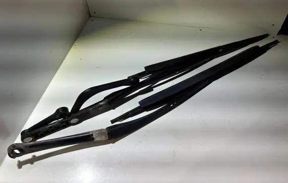 BMW 5 E39 Front wiper blade arm