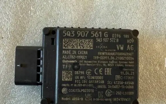 Volkswagen Golf VII Distronic sensor radar 5Q3907561G 5Q3907572B A2C78211901