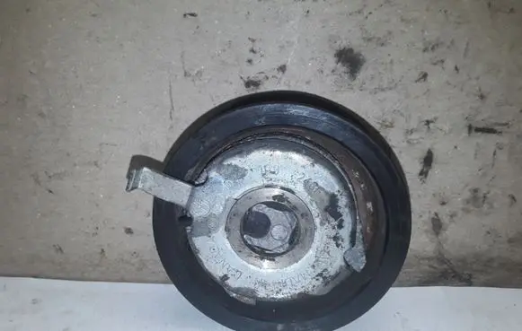 Audi 80 90 S2 B4 Timing belt tensioner 028109243F