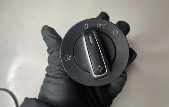 Volkswagen Golf VI Other switches/knobs/shifts 3C8941431B 10002833