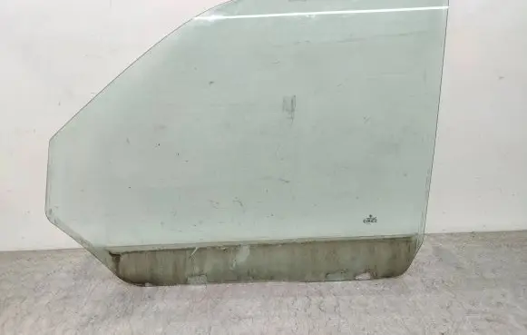 Volkswagen Multivan T5 Front door window glass four-door 7H0845201C DOT249M24AS2 43R001100