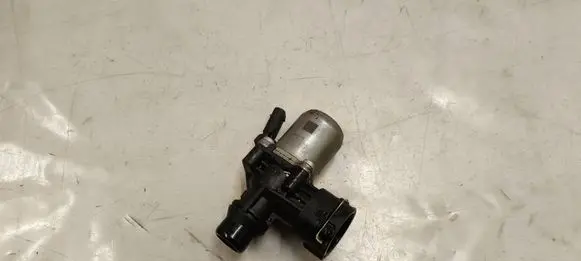Ford Kuga III Coolant heater control valve 8689694