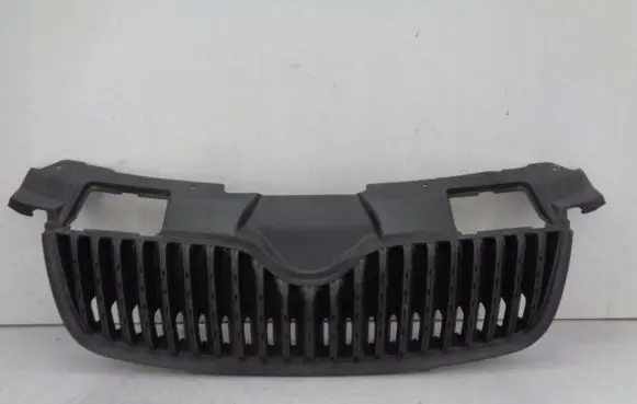 Skoda Fabia Mk2 (5J) Front bumper upper radiator grill 5j0853668