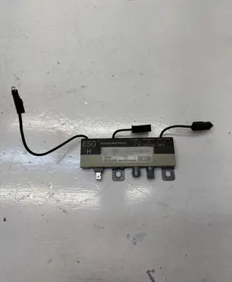 BMW 5 E34 Antenna control unit 65248351244 029000