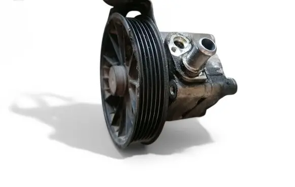 Volvo XC90 Power steering pump 7611332138 30665098 7617955119
