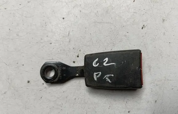 Rear seatbelt buckle