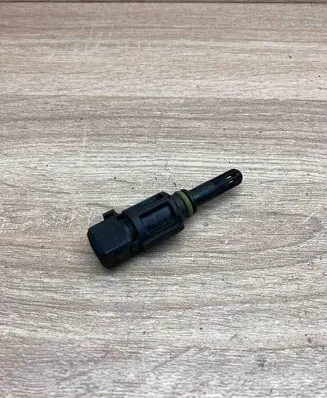 BMW 5 E39 Intake air temperature sensor 1739510