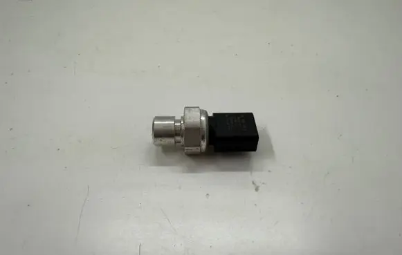 Audi Q4 e-tron Air conditioning (A/C) pressure sensor 5Q0959126B