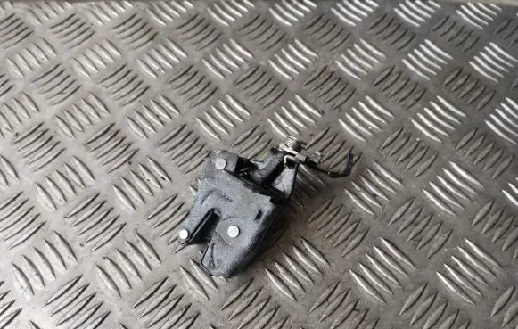 Loading door lock