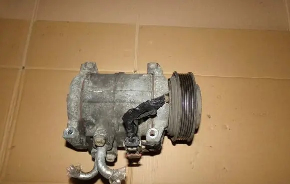 Chrysler Voyager Air conditioning (A/C) compressor (pump) 447220-3870