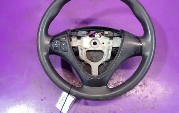 Hyundai i30 Steering wheel 6112186B