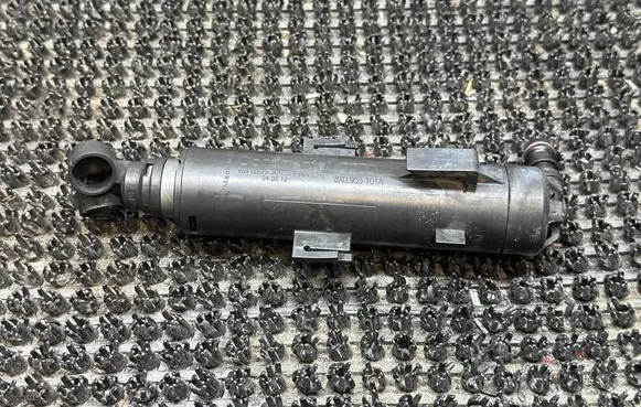 Headlight washer spray nozzle