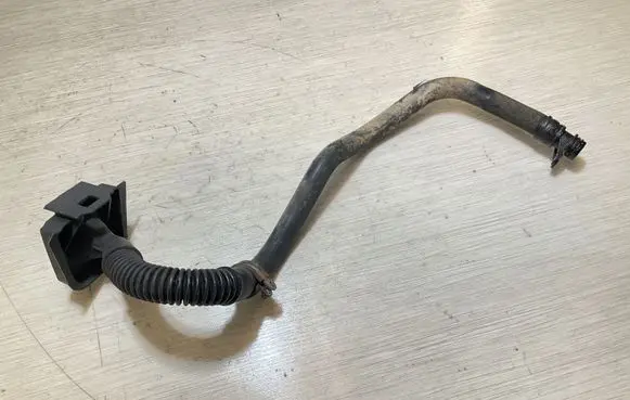 Mercedes-Benz Vito Viano W639 Oil fill pipe A6460160429