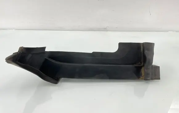 Audi Q7 4M Fender end trim 4M0821170C
