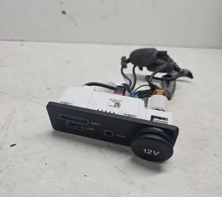 Jaguar XE USB socket connector FK7219C166BC