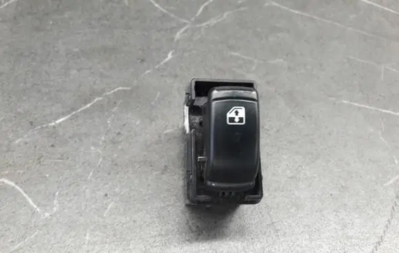 Rover Land Rover Fog light switch YUG102230LNF