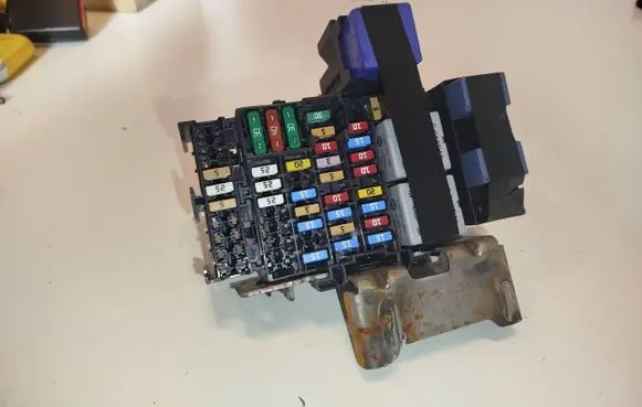 Renault Twingo III Fuse box set 