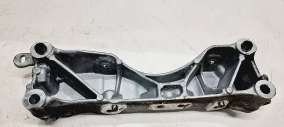 Peugeot 3008 II Engine mounting bracket 9673585680