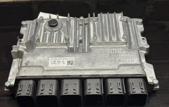 BMW X3 G01 Engine control unit/module ECU 0261S10807 5A8F928 036098541