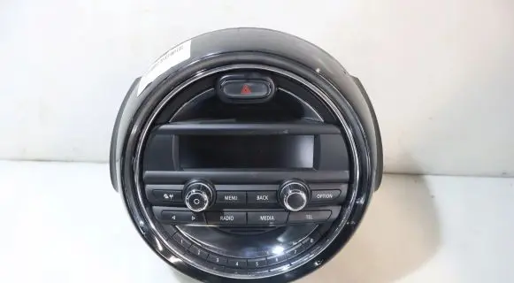 Mini Cooper Hatch Hardtop Radio/GPS head unit trim 