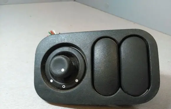 Wing mirror switch