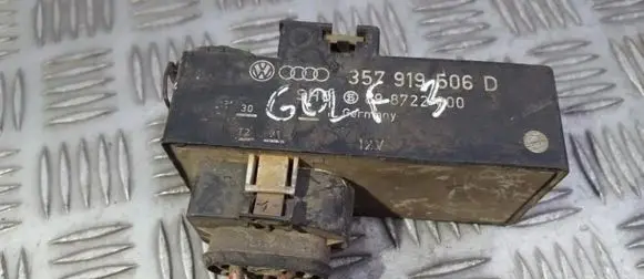 Volkswagen Golf III Coolant fan relay 357919506D 898722000