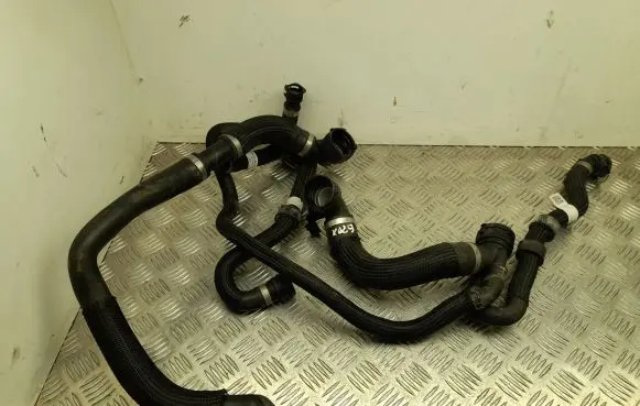 Land Rover Discovery Sport Engine coolant pipe/hose K8D28286EC